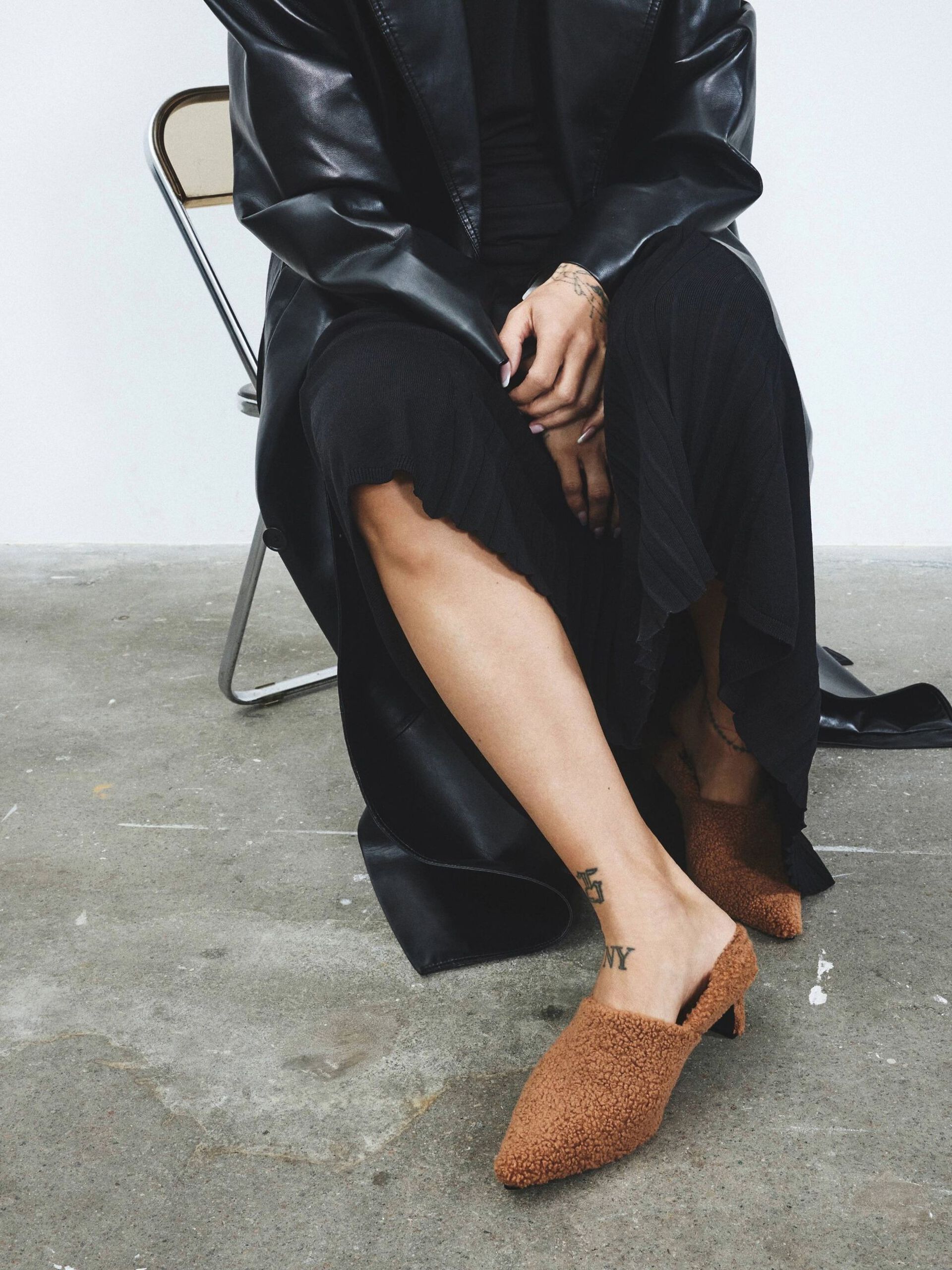 Carousel image - BIAROWE MULES, Cognac | 6