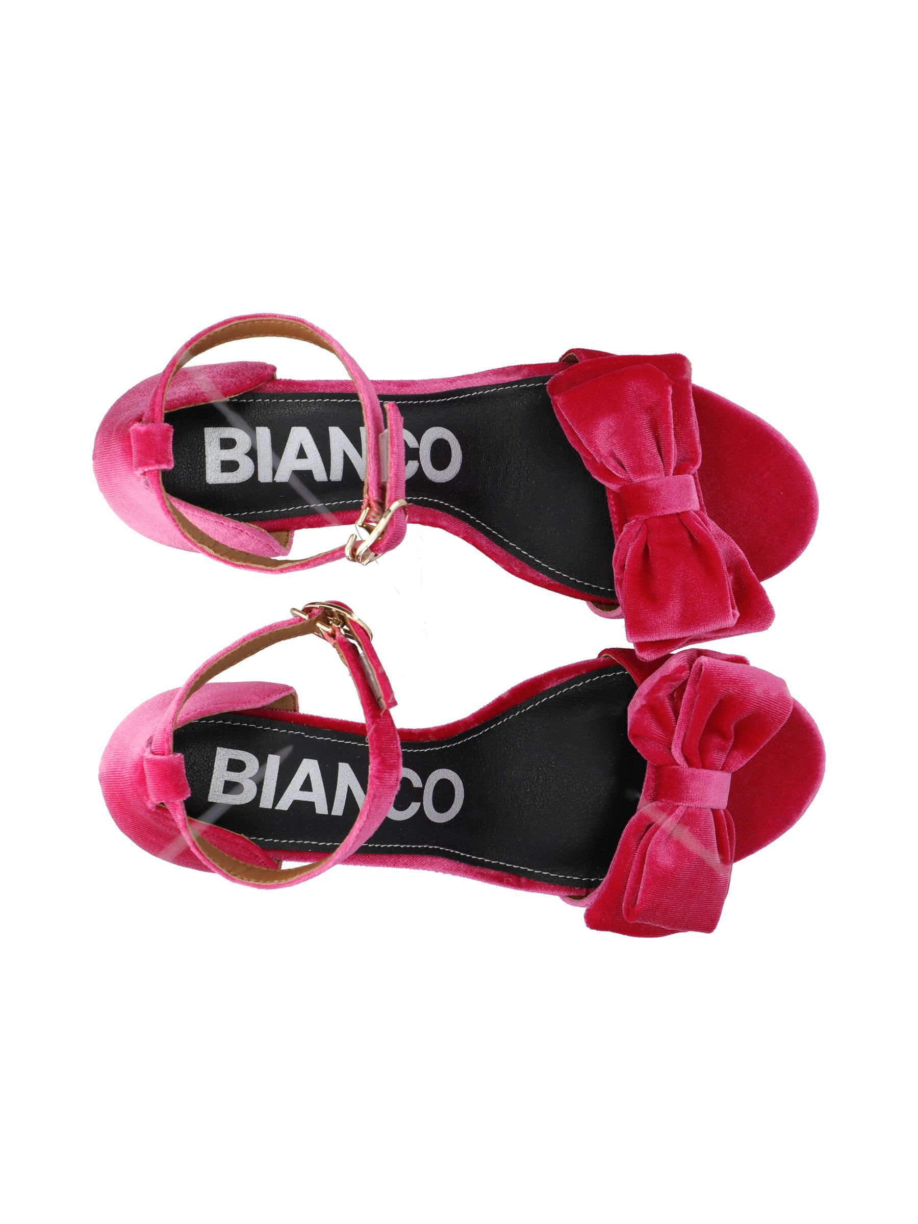 Hot pink hotsell velvet shoes
