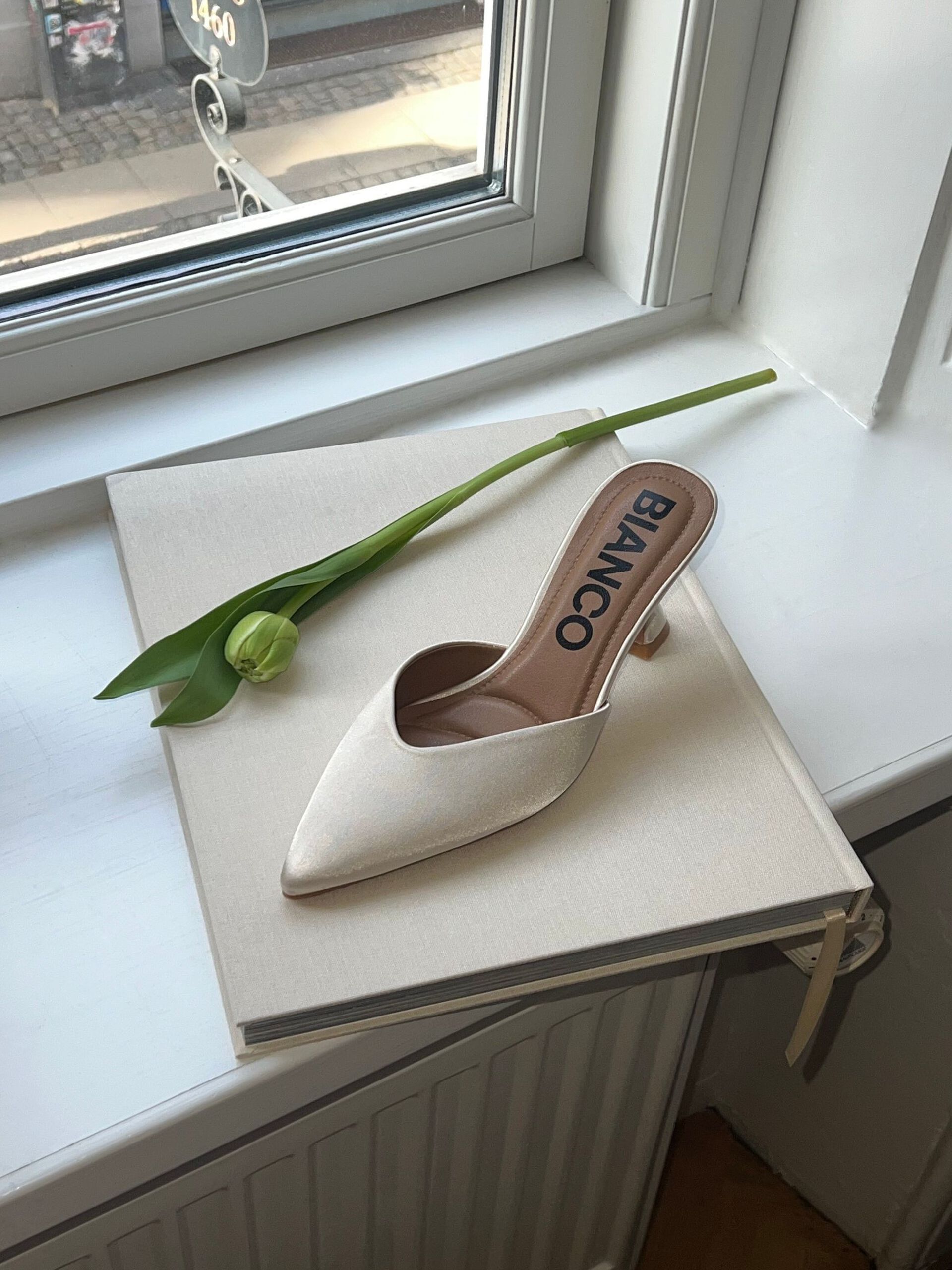 Carousel image - BIAGLAM MULES À TALONS, Off White | 2