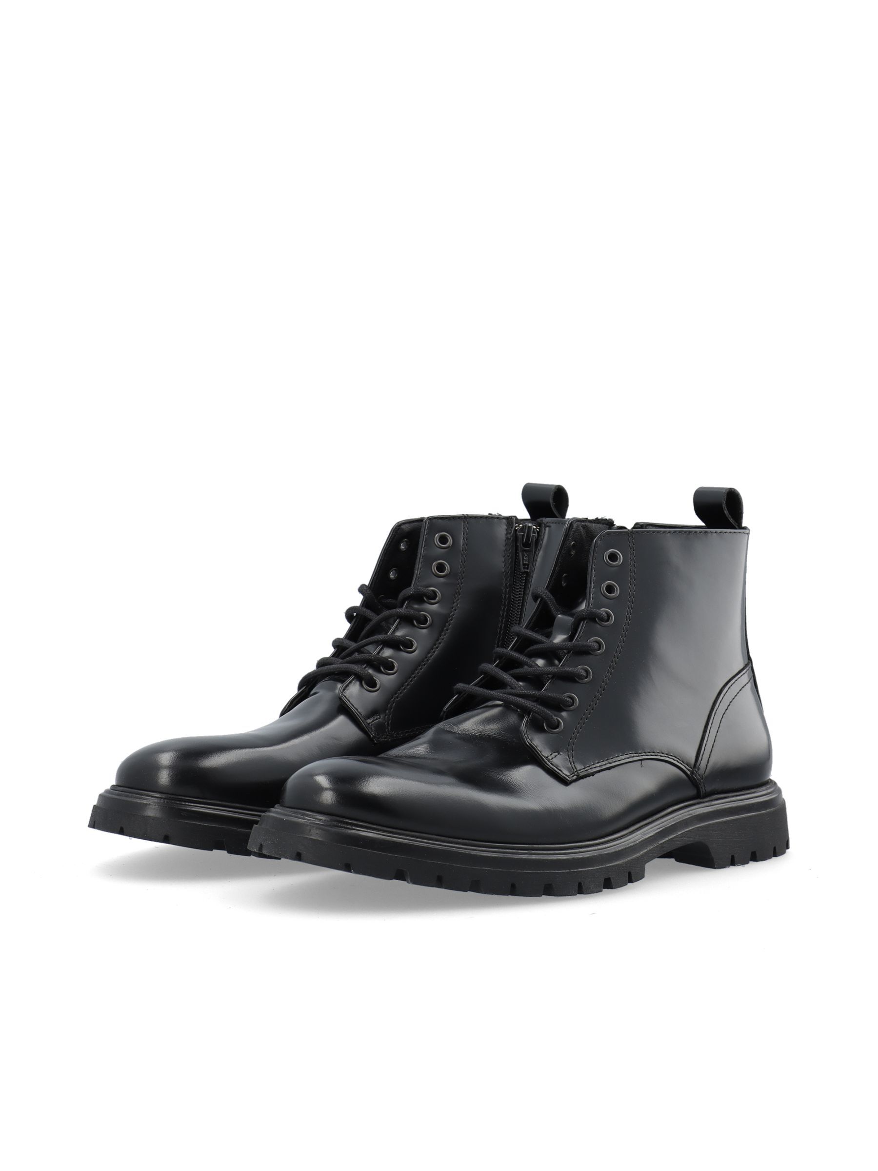 Pull&bear lace up 2024 boots in black