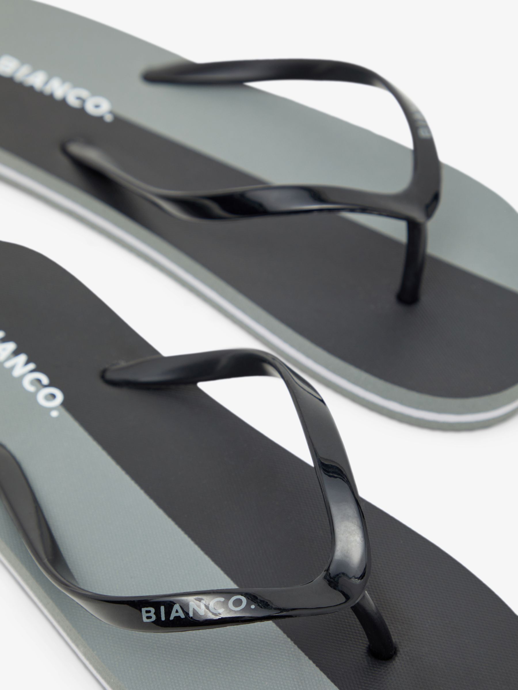 Black BIADELAINE FLIP FLOPS Bianco