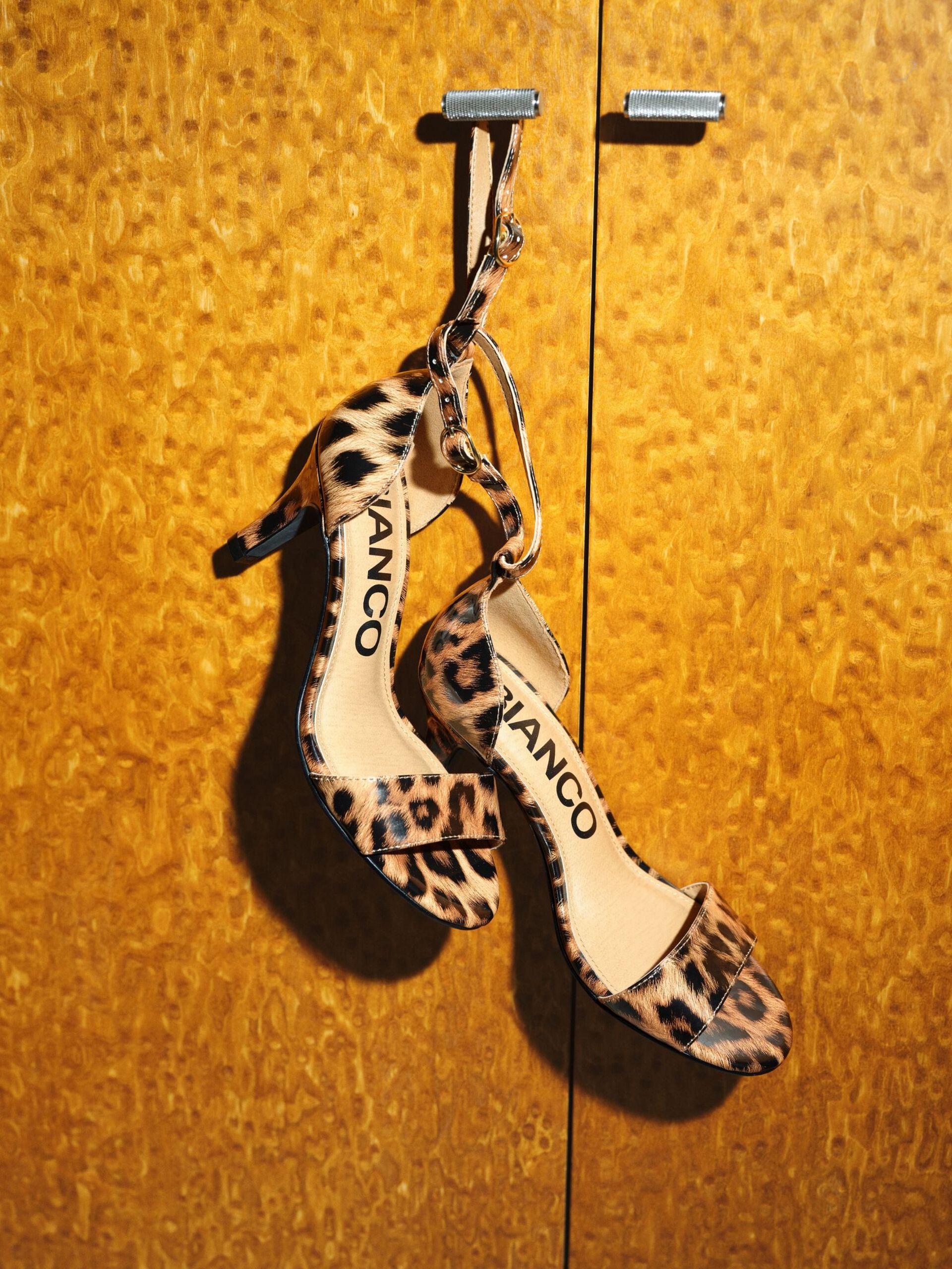 Carousel image - BIAADORE STRAP SANDALS, LeoPrint | 5